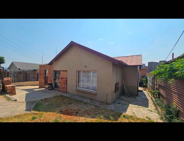 3 BEDROOM HOUSE FOR SALE IN HURST HILL